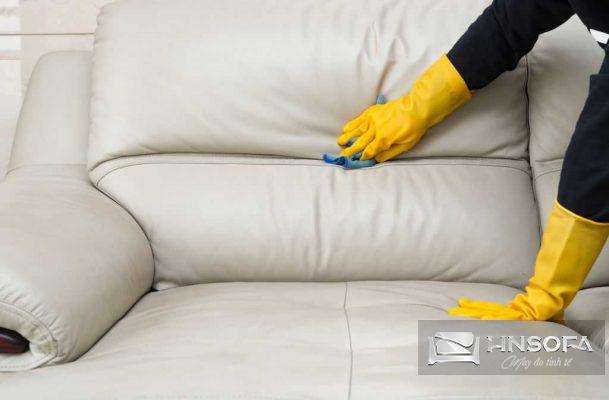 Bảo dưỡng ghế sofa da giúp  giữ độ bóng sáng cho bề mặt da