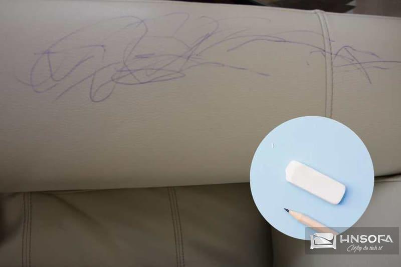 Bật mí cách vệ sinh Sofa da công nghiệp đơn giản tại nhà 11 Dùng tẩy bút chì để vệ sinh các vết mực trên ghế sofa da công nghiệp