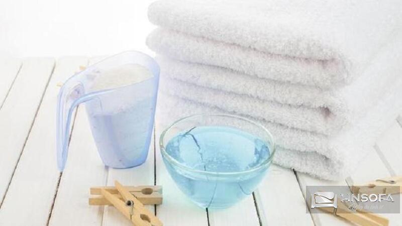 #6 Cách khử mùi hôi ghế Sofa đơn giản ngay tại nhà 12 Khử mùi hôi trên ghế sofa bằng nước xả vải