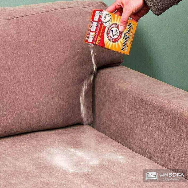 Sau khi đã xử lý cơ bản các vết bẩn ban đầu thì tiến hành làm sạch sâu