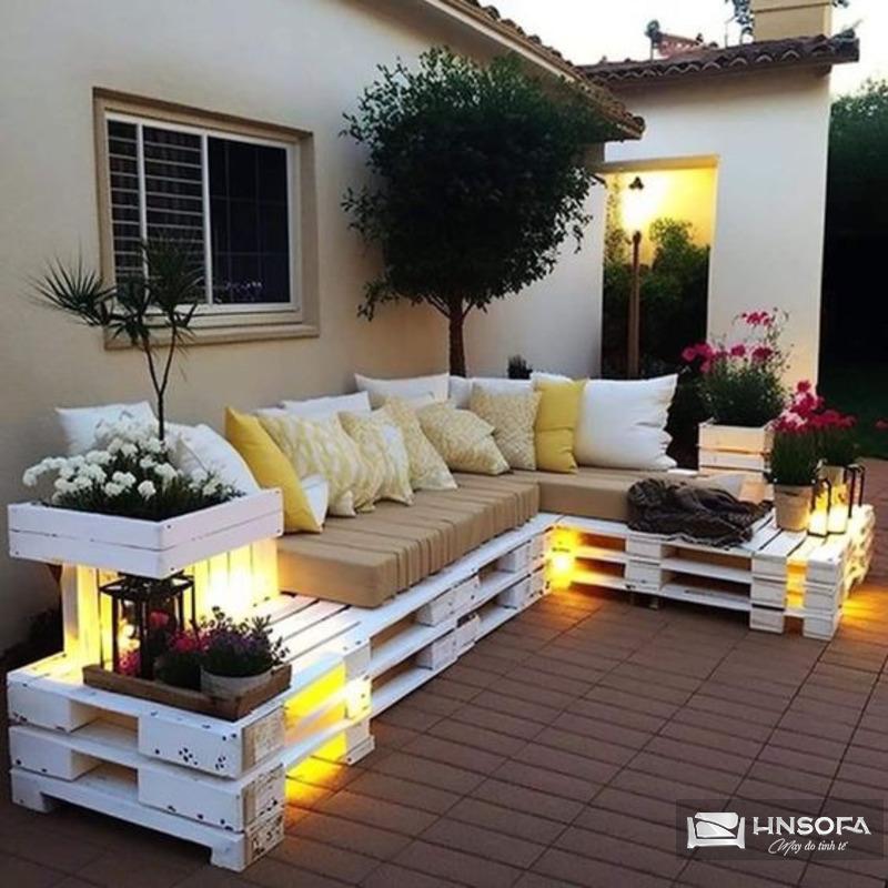 Mẫu ghế sofa bằng gỗ pallet lung linh ngoài trời