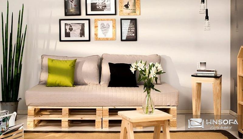 Mẫu ghế sofa bằng gỗ pallet màu ghi thoải mái