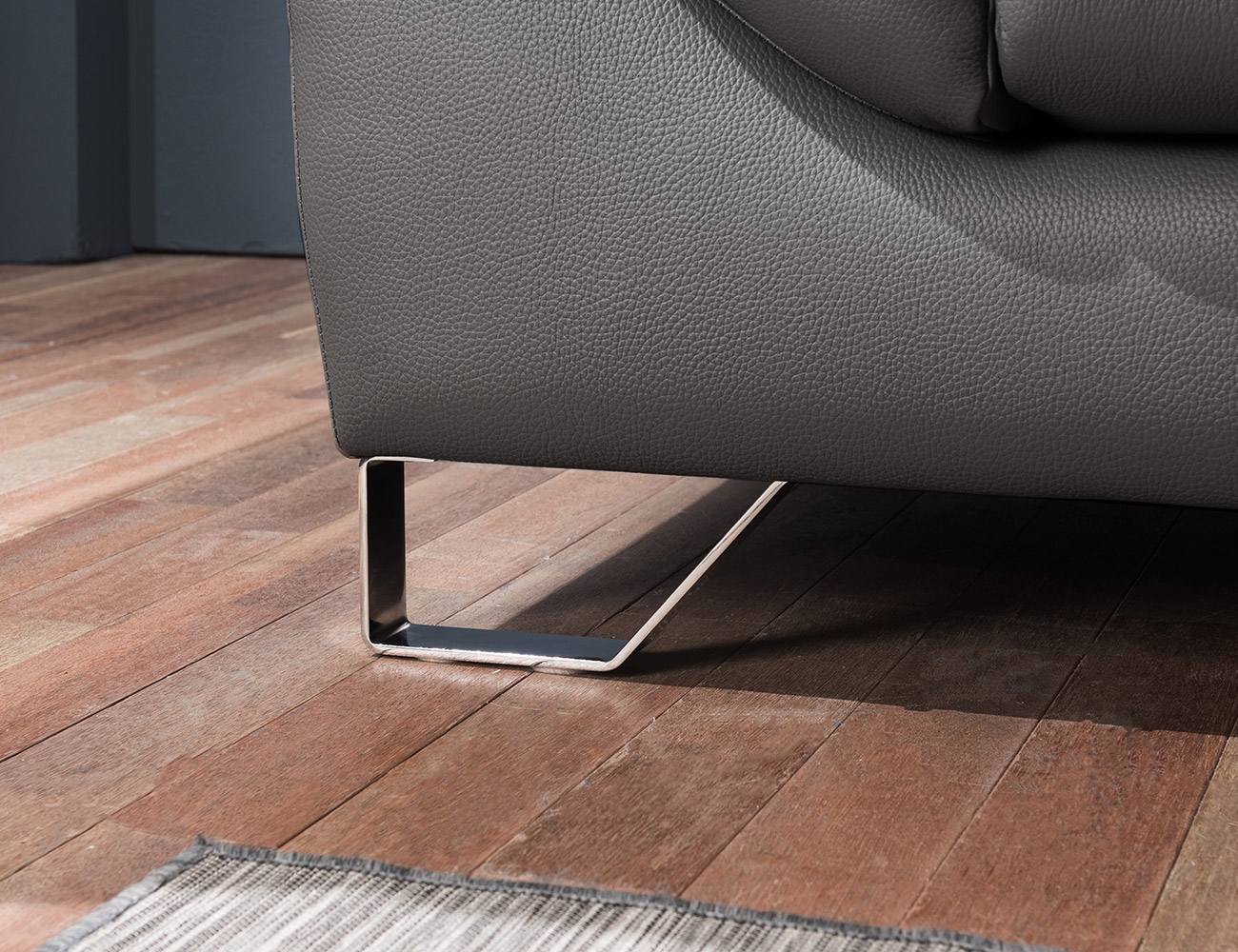 Sang trọng, hiện đại cùng mẫu sofa da Microfiber HNS71 - Ảnh 11