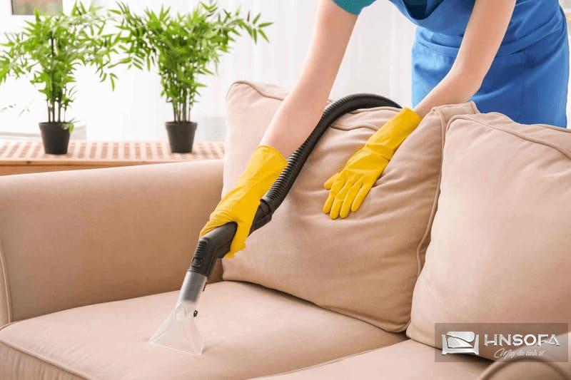 Các bước vệ sinh và vá vết rách giúp xử lý ghế da bị rách nhanh chóng
