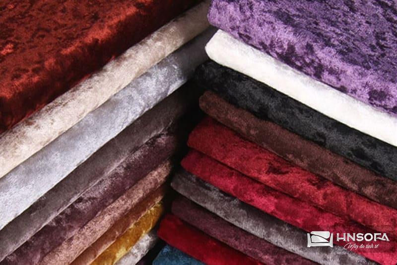 Vải nhung được coi là một chất liệu sang trọng để bọc ghế sofa