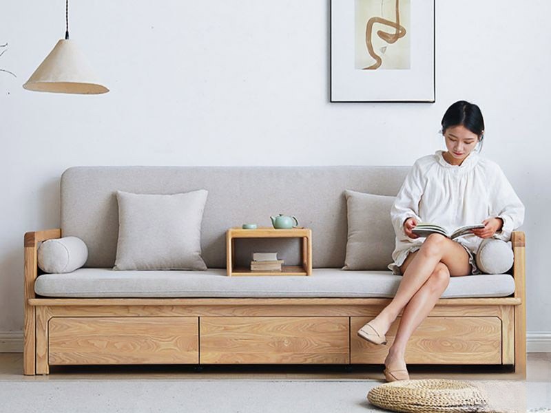 Ghế băng dài có ngăn kéo được bọc nệm giúp tạo sự thoải mái cho người sử dụng.