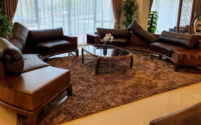 Ghế sofa hình vòng cung đặt đối xứng nhau tạo thành vòng tròn