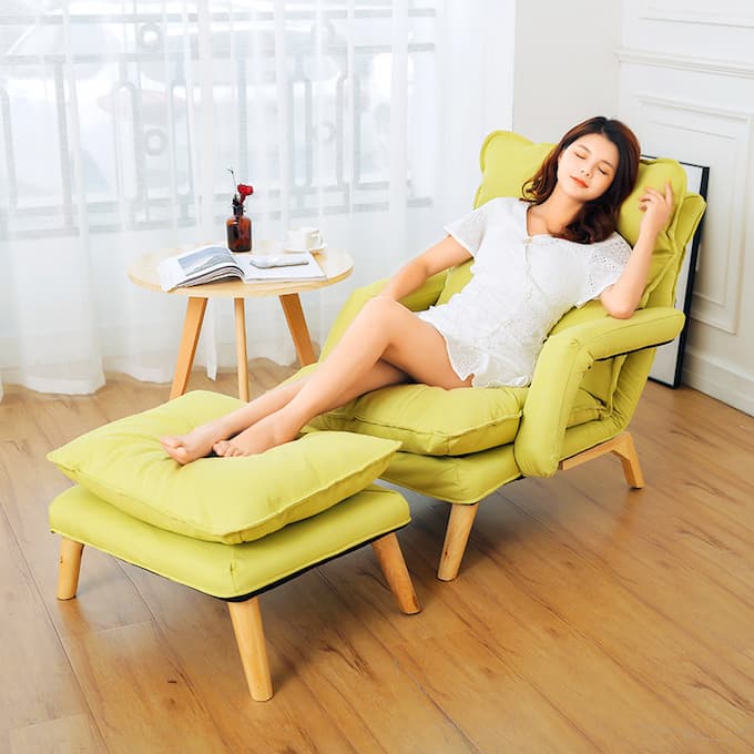 Ghế sofa vừa thư giãn vừa đọc sách