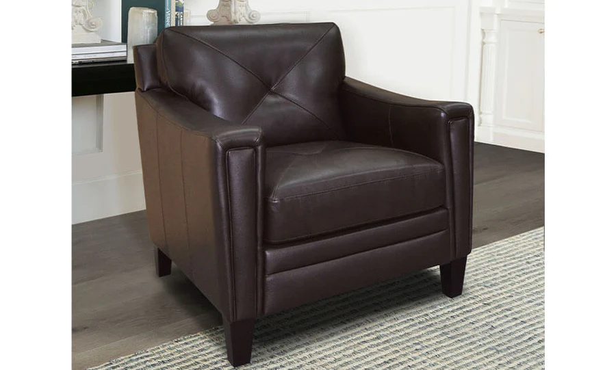 Sự phù hợp của mẫu sofa văng da này rất đẹp với các căn hộ
