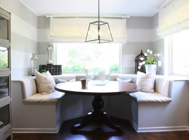 Mẫu ghế sofa kết hợp bàn ăn nhỏ gọn, tiện dụng