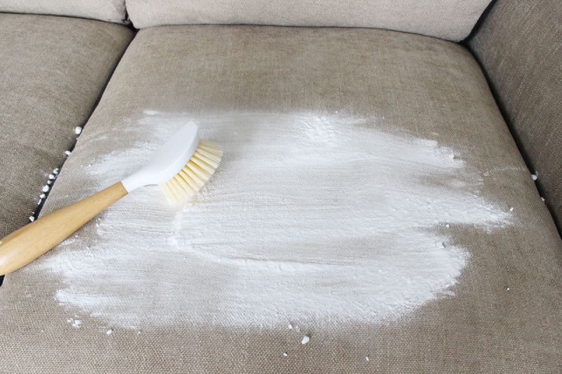 Vệ sinh ghế sofa nỉ bằng baking soda