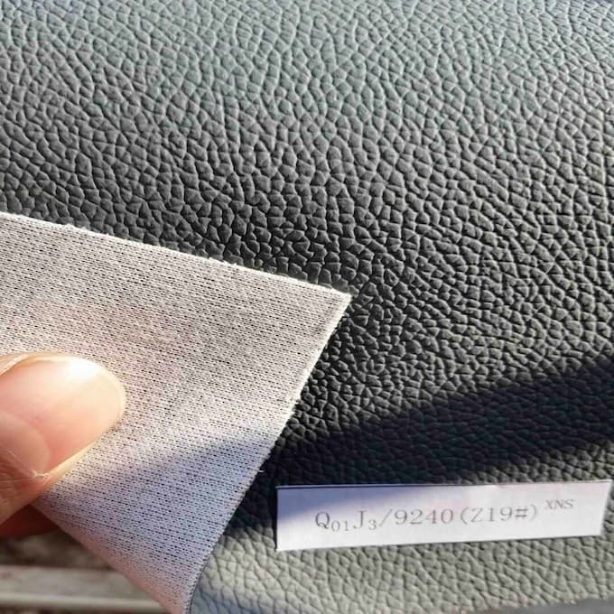 Da giả PU sử dụng vải cotton rất dễ nhận biết